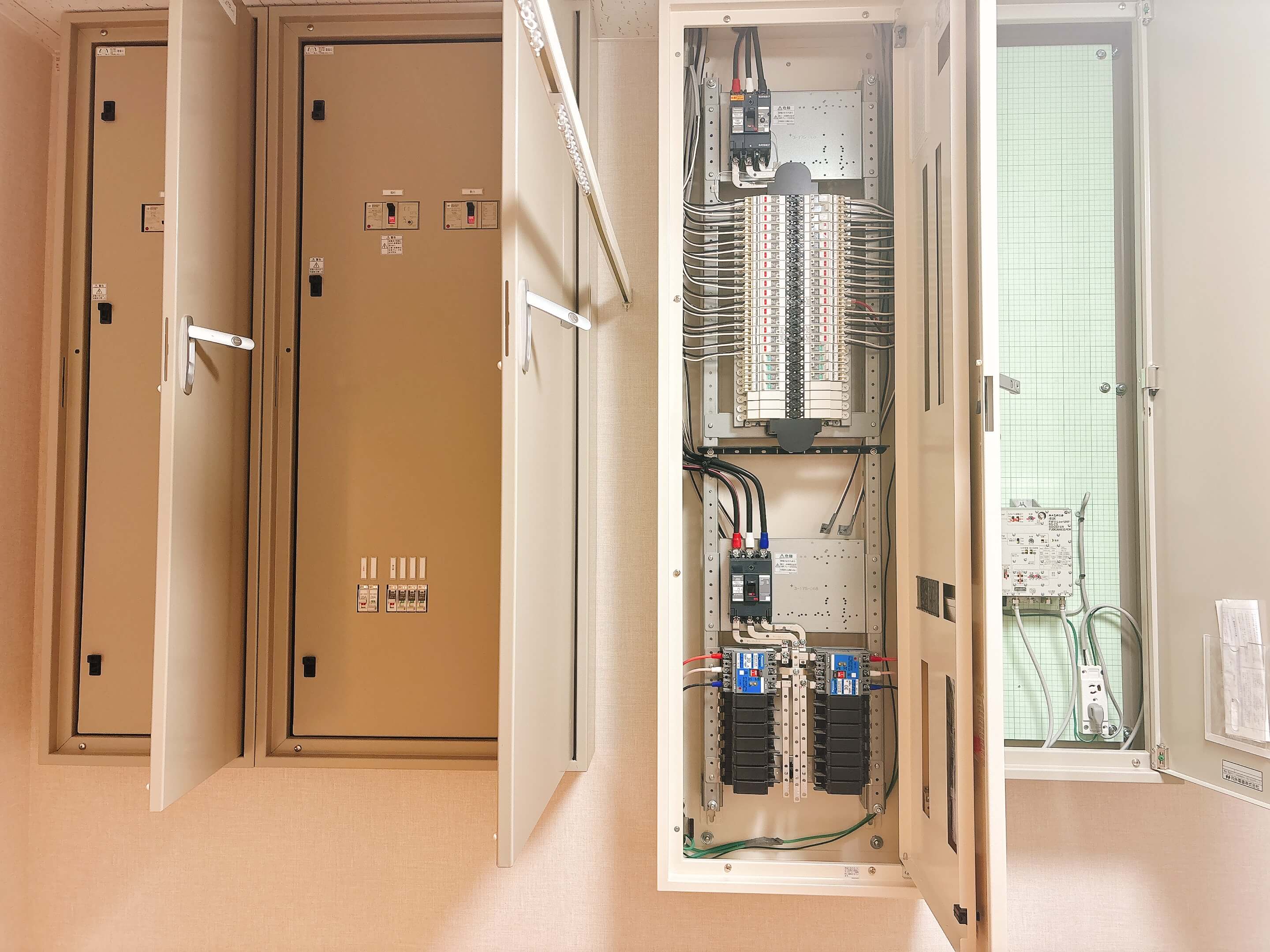 板橋 こどもクリニック 電気設備施工写真1