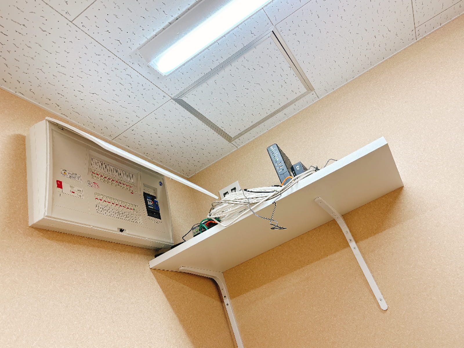 南千住 薬局 電気設備施工写真2
